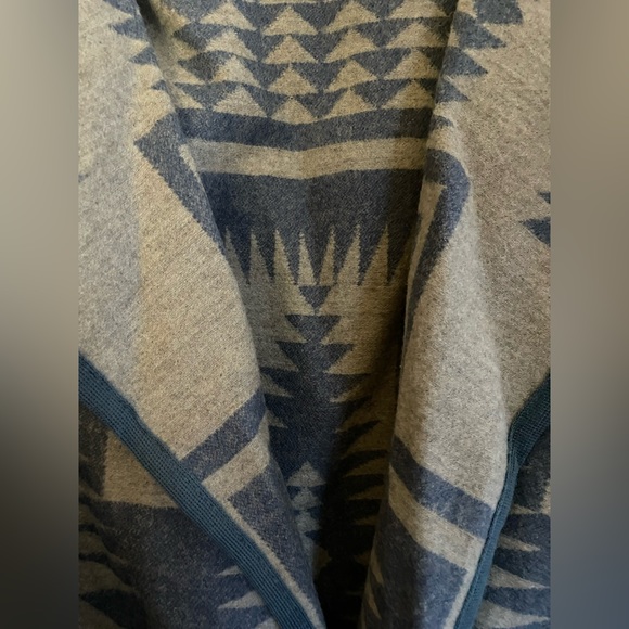 Pendleton Women’s Wrap Jacket Coat Southwestern Aztec Wool Limited Edition - Picture 2 of 9